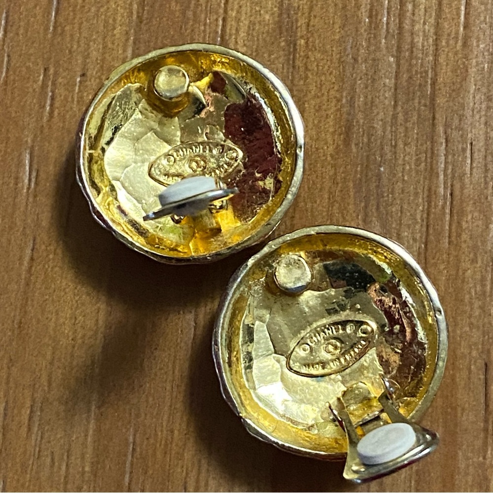 Chanel Vintage Gold CC Quilted Womens Clip On Earrings CC Logo Button - Picture 9 of 13